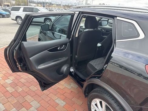 Used 2022 Nissan Rogue Sport SV image 26