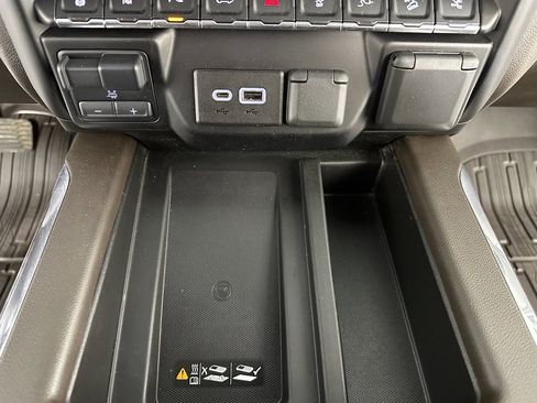 Used 2022 GMC Sierra 3500 Denali w/ Denali Ultimate Package image 20