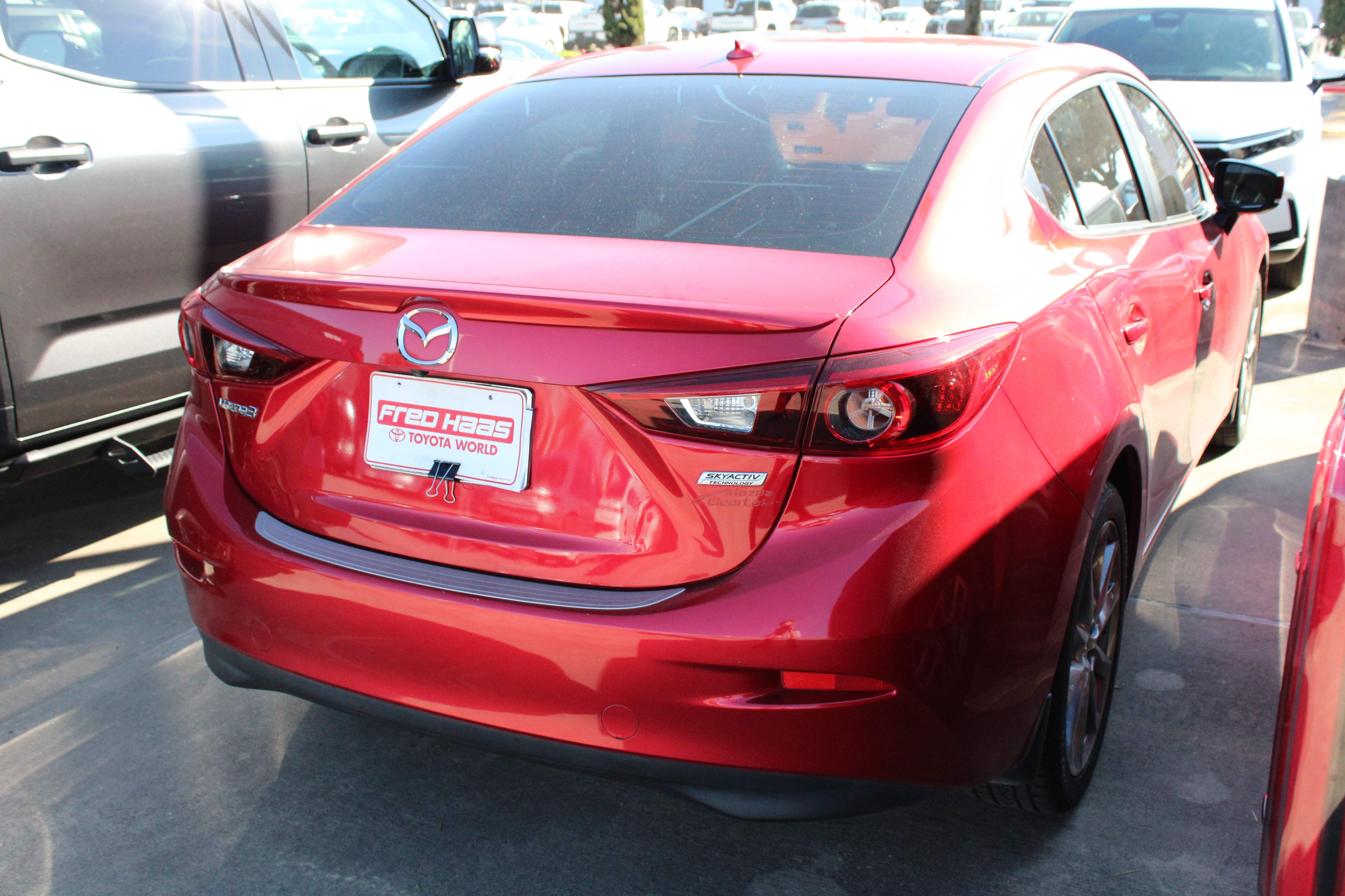 Used 2018 MAZDA MAZDA3 Grand Touring FWD image 11