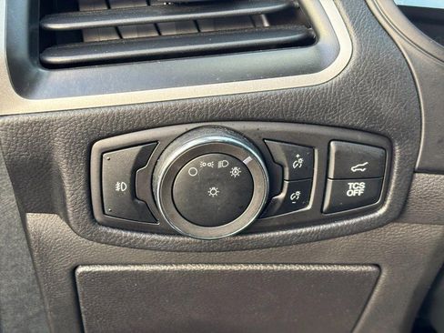 Used 2024 Ford Edge SEL w/ Convenience Package image 17