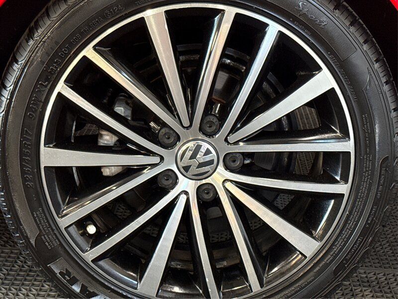 Used 2016 Volkswagen Jetta Sport w/ Lighting Package FWD image 16