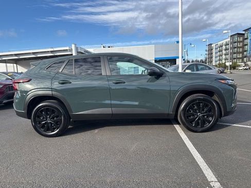 Certified 2025 Chevrolet Trax LS image 5