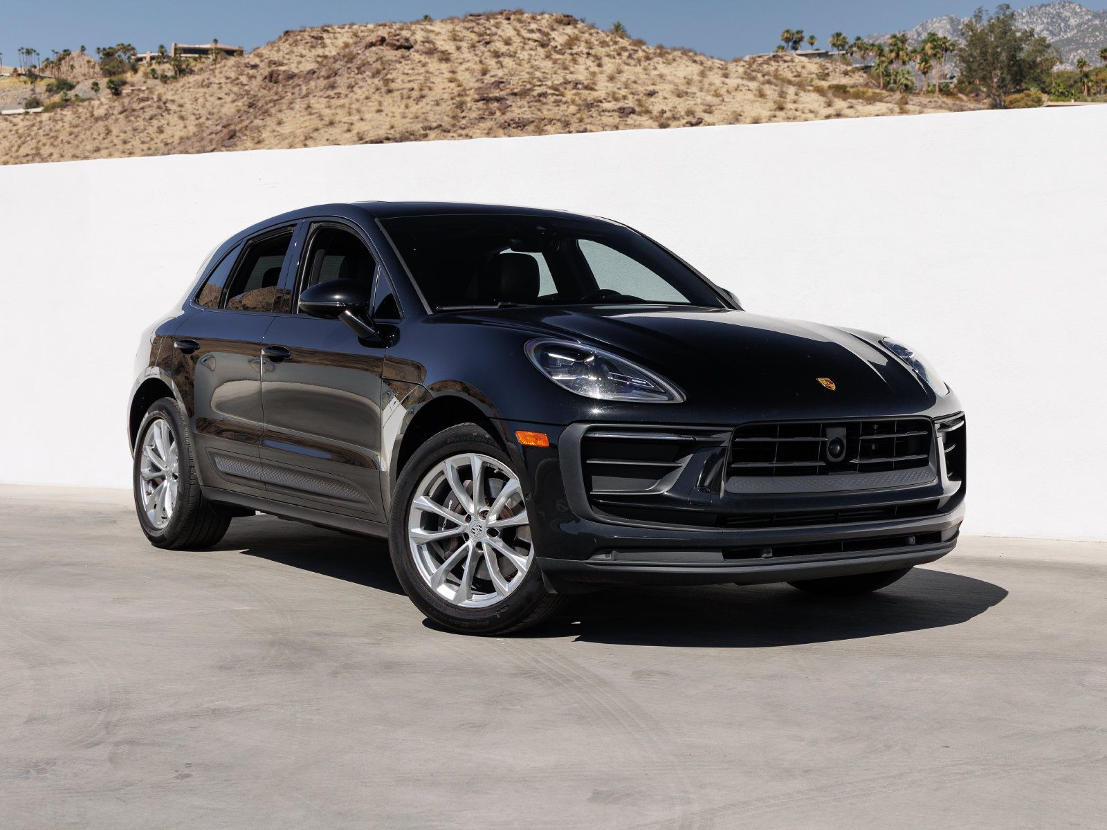Used 2023 Porsche Macan AWD/4WD image 9