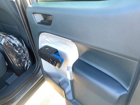 New 2025 Ford Maverick XLT w/ XLT Luxury Package image 13