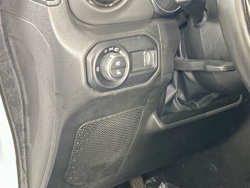 Used 2023 Jeep Gladiator Overland AWD/4WD image 10