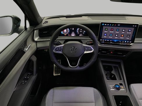 New 2026 Volkswagen Tiguan SE R-Line AWD/4WD image 10