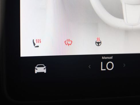 Used 2024 Tesla Model Y Long Range AWD/4WD image 8