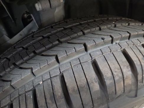 Used 2023 Jeep Grand Cherokee Laredo AWD/4WD image 25