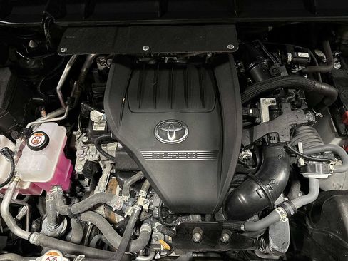 Certified 2024 Toyota Highlander XLE AWD/4WD image 12