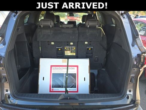 Used 2021 Toyota Sienna XSE image 8