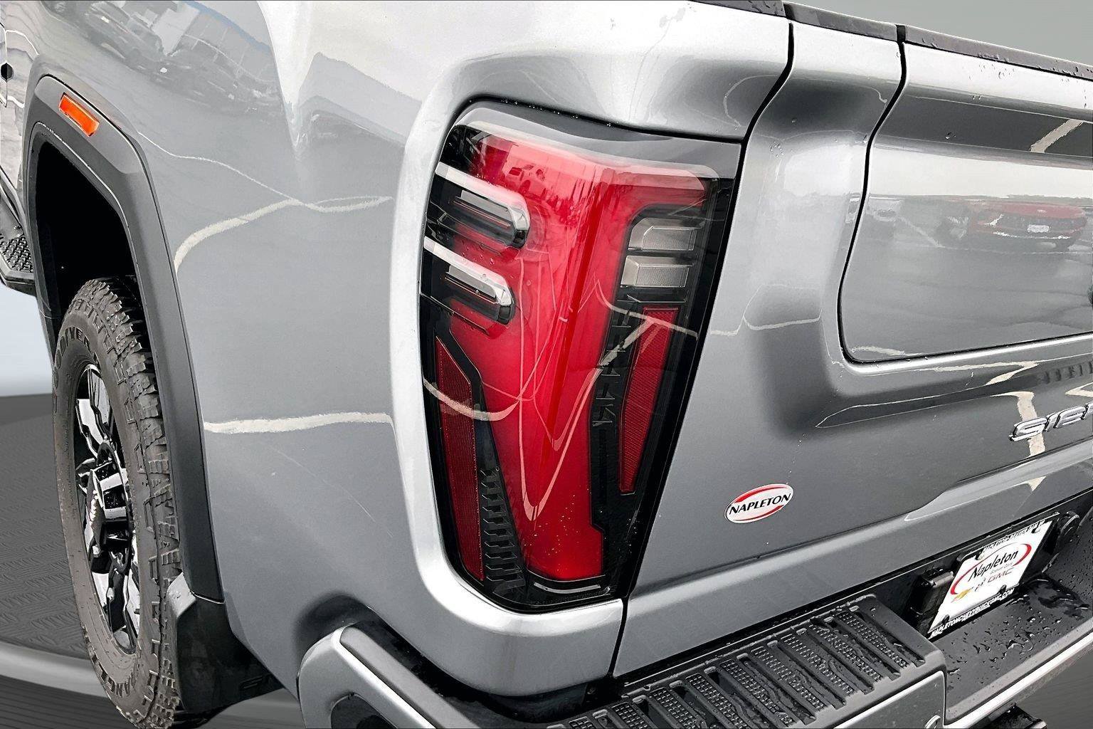 Used 2026 GMC Sierra 2500 AT4 w/ Technology Package AWD/4WD image 31