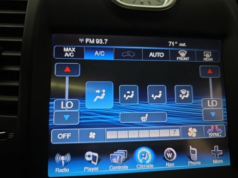 Used 2013 Chrysler 300 AWD w/ Driver Convenience Group image 22