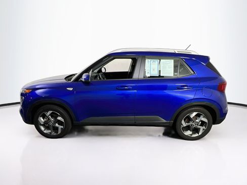 Used 2023 Hyundai Venue Limited w/ Cargo Package FWD image 8