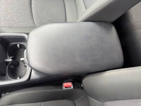 Certified 2025 Toyota RAV4 XLE AWD/4WD image 17