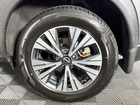 Used 2022 Nissan Rogue SV image 36