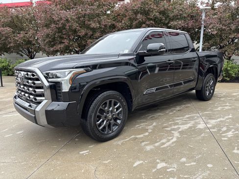 Used 2025 Toyota Tundra Platinum AWD/4WD image 3