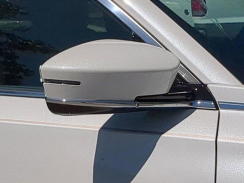 Used 2023 Acura MDX SH-AWD w/ Technology Package image 12