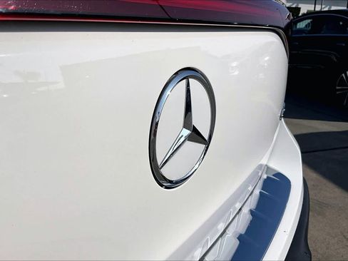 Used 2023 Mercedes-Benz EQB 300 4MATIC w/ Exclusive Package image 30