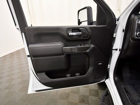 Used 2023 GMC Sierra 2500 AT4 image 13