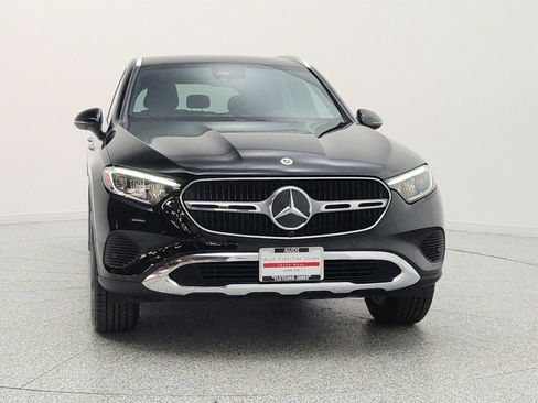 Used 2023 Mercedes-Benz GLC 300 4MATIC image 2