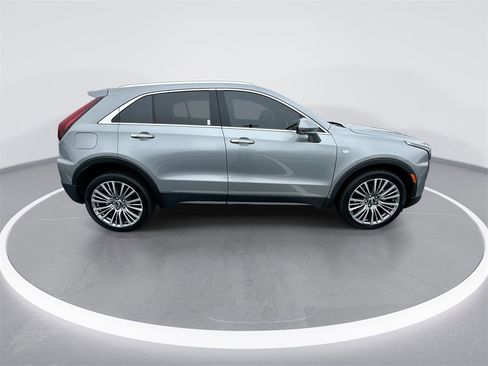 Used 2024 Cadillac XT4 Premium Luxury w/ Technology Package image 9