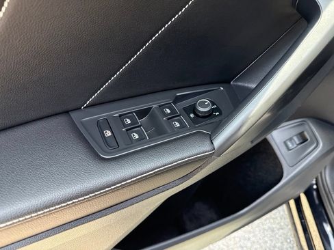 Used 2022 Volkswagen Tiguan SE w/ Panoramic Sunroof Package AWD/4WD image 19