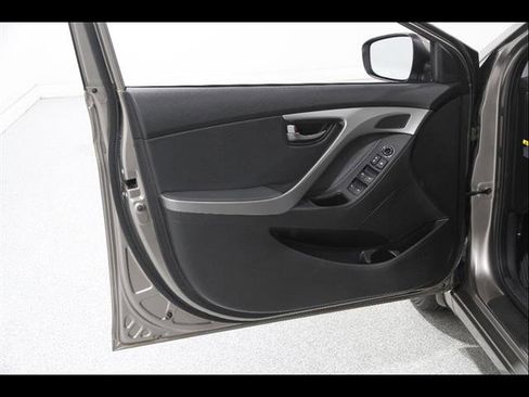 Used 2013 Hyundai Elantra Limited w/ Technology Pkg FWD image 4