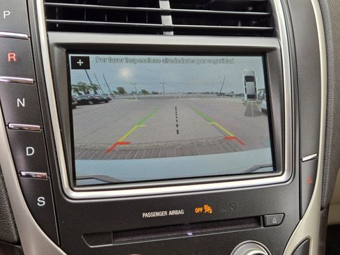 Used 2017 Lincoln MKX Select w/ Select Plus Package image 18