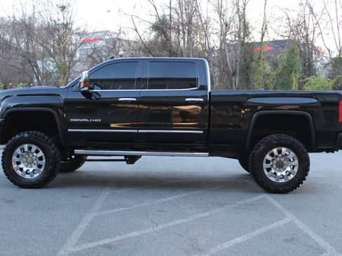 Used 2016 GMC Sierra 2500 Denali w/ Duramax Plus Package image 24