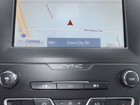 Used 2020 Ford Fusion SE image 18