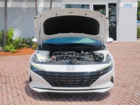 Used 2023 Hyundai Elantra SEL FWD image 25