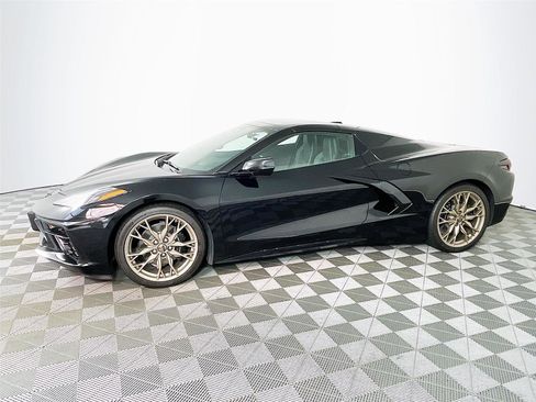 Used 2025 Chevrolet Corvette 2LT image 4