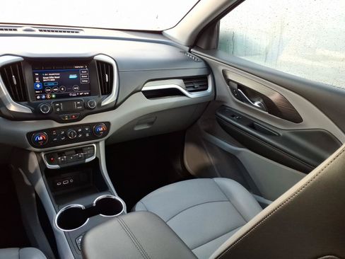 Used 2024 GMC Terrain SLT FWD image 14