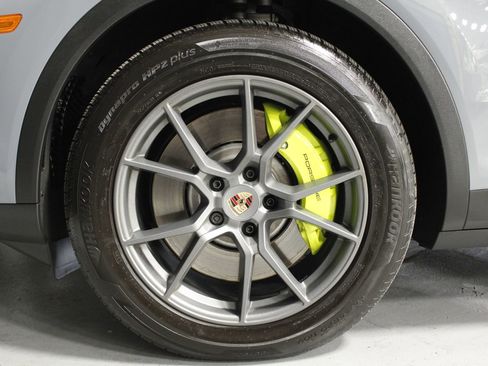 New 2026 Porsche Cayenne E-Hybrid AWD/4WD image 21