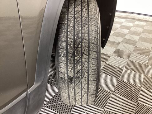 Used 2019 GMC Acadia SLE w/ Driver Alert Package I image 15