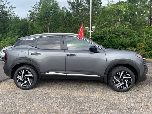 New 2026 Nissan Kicks SV FWD image 2