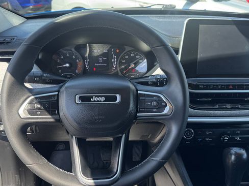 Used 2022 Jeep Compass Latitude image 17