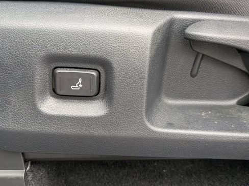 Used 2024 Toyota Tacoma SR RWD image 19