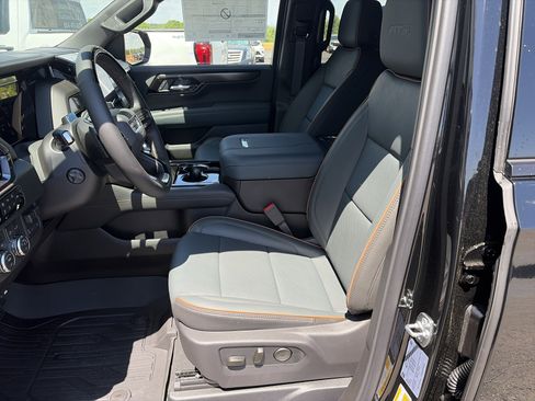 New 2026 GMC Yukon XL AT4 AWD/4WD image 15