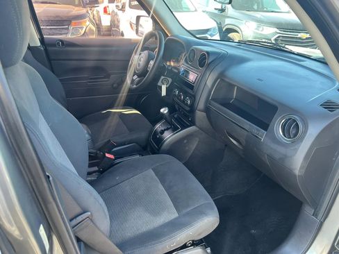 Used 2013 Jeep Patriot Sport FWD image 12
