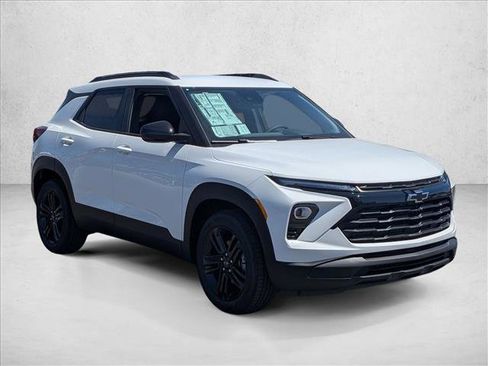 New 2026 Chevrolet TrailBlazer LT w/ Midnight Edition FWD image 7