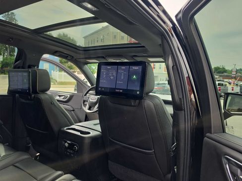 Used 2021 GMC Yukon SLT w/ Rear Media and Nav Package AWD/4WD image 27