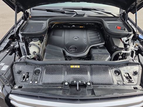Used 2025 Mercedes-Benz GLS 450 4MATIC image 27
