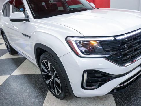 Used 2024 Volkswagen Atlas SEL Premium R-Line image 41