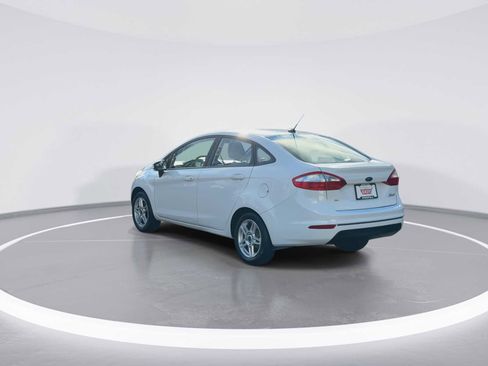 Used 2017 Ford Fiesta SE image 6