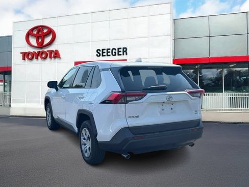 Used 2022 Toyota RAV4 LE w/ Carpet Mat Package (TMS) AWD/4WD image 9