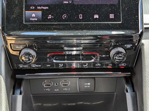 New 2025 Jeep Grand Cherokee Laredo X image 22