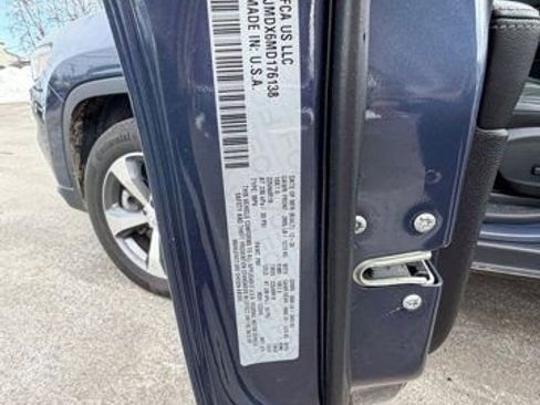 Used 2021 Jeep Cherokee Limited image 17