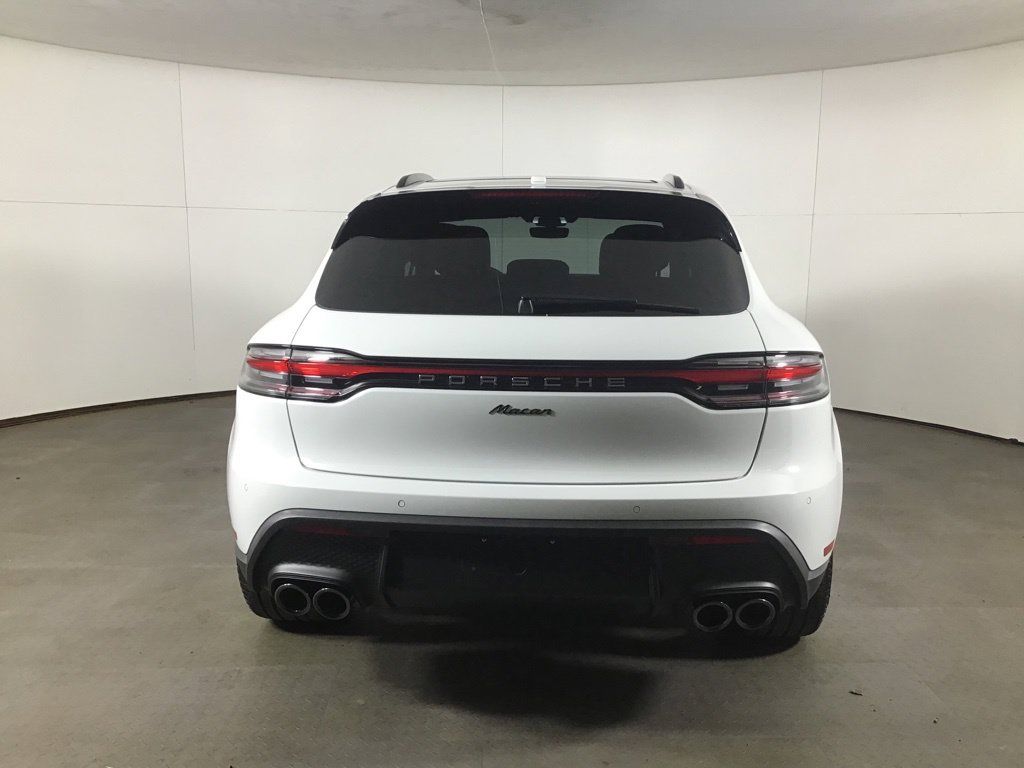 Certified 2026 Porsche Macan AWD/4WD image 6