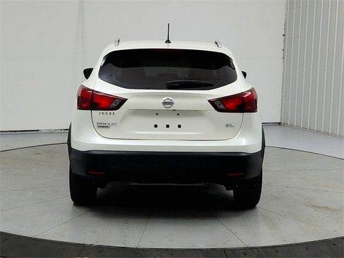Used 2018 Nissan Rogue Sport SL image 6